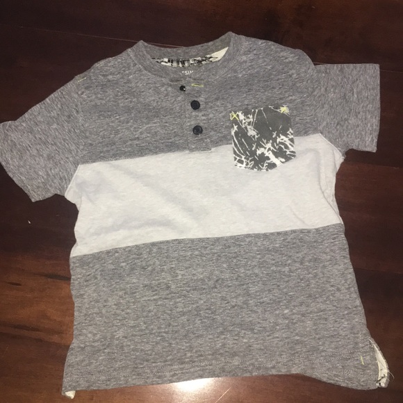 t-shirt - Picture 1 of 3